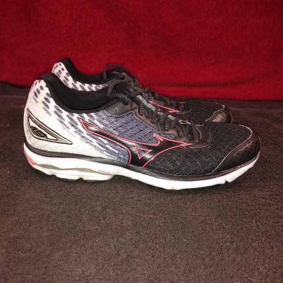 women's mizuno wave rider 19 running shoes